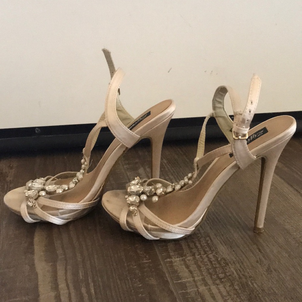 Heels - Picture 2 of 7